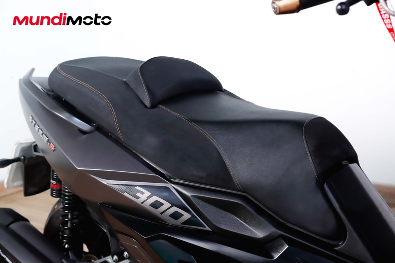 Motorbike image 13