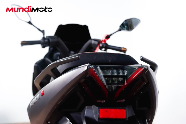 Motorbike image 9