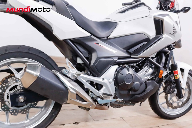 Motorbike image 3