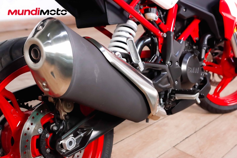 Motorbike image 3