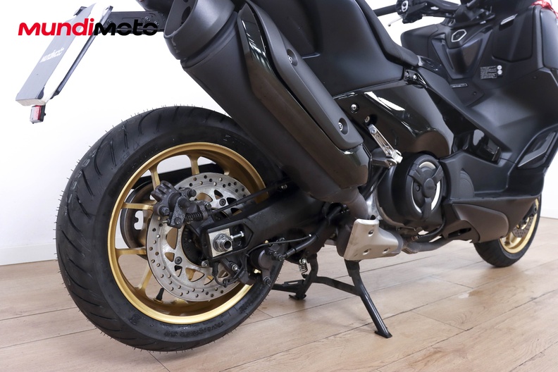 Motorbike image 3