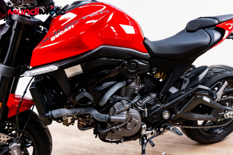Motorbike image 9