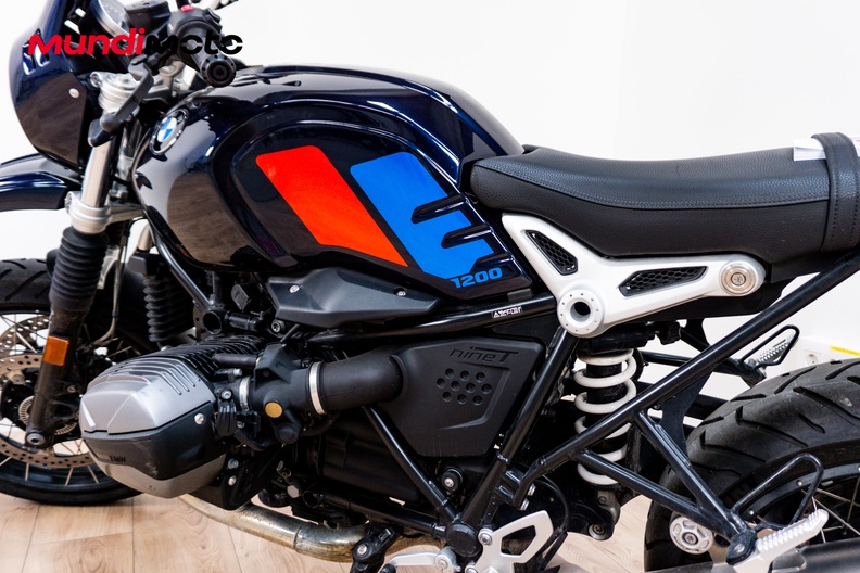 Motorbike image 8