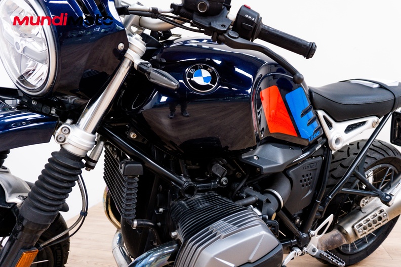 Motorbike image 9