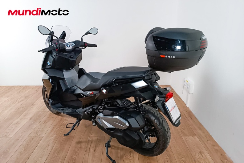 Motorbike image 7