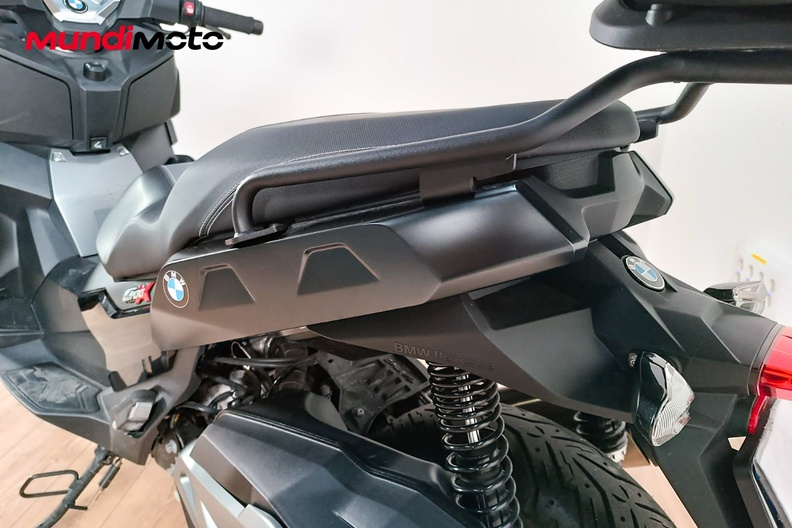 Motorbike image 8