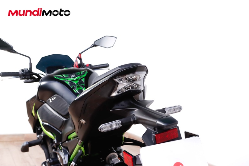 Motorbike image 9