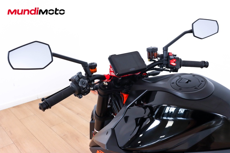 Motorbike image 10