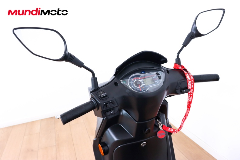 Motorbike image 10