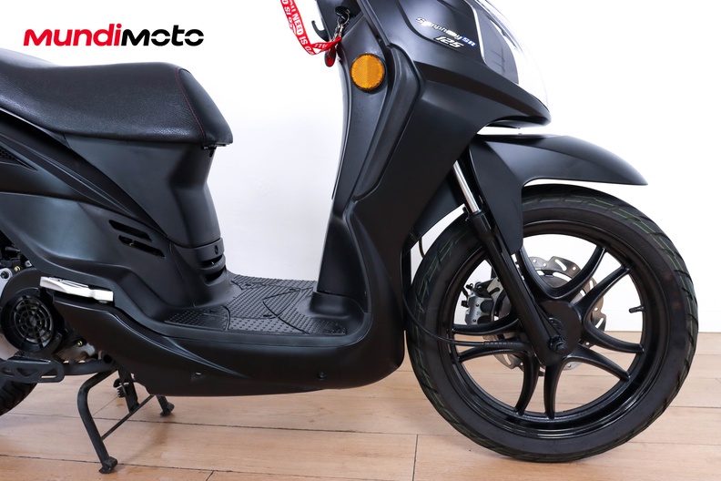 Motorbike image 13