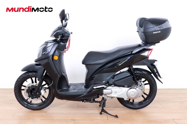 Motorbike image 5