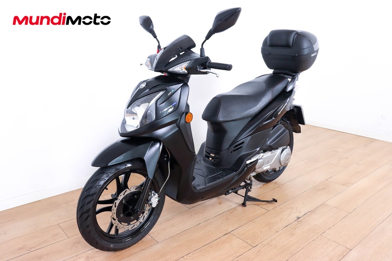Motorbike image 7