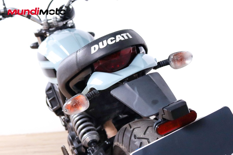 Motorbike image 9