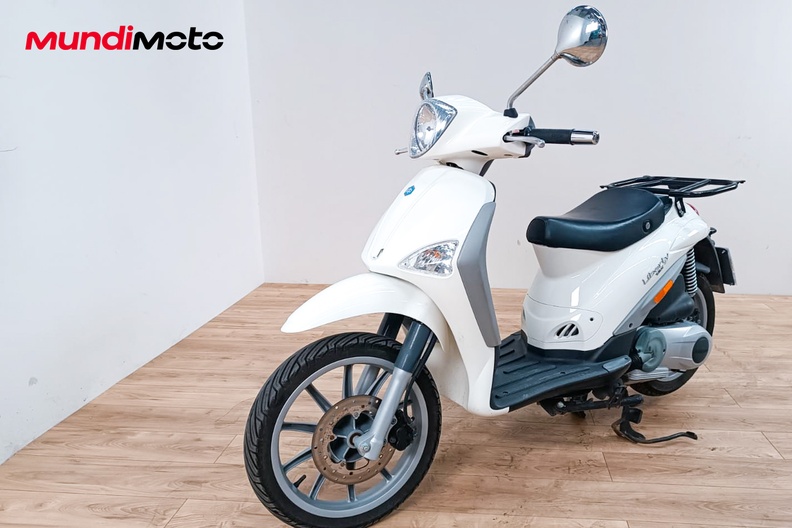 Motorbike image 6