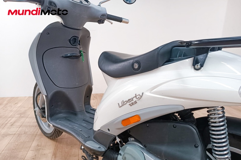 Motorbike image 8