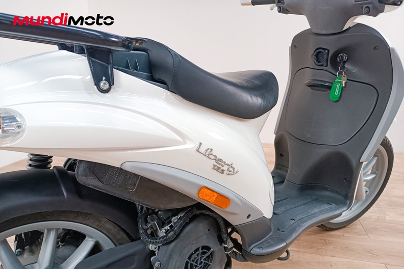 Motorbike image 3