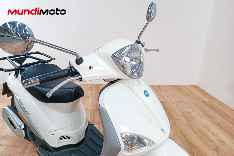 Motorbike image 4