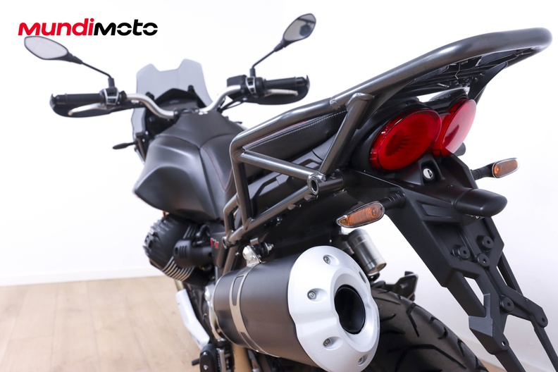 Motorbike image 9