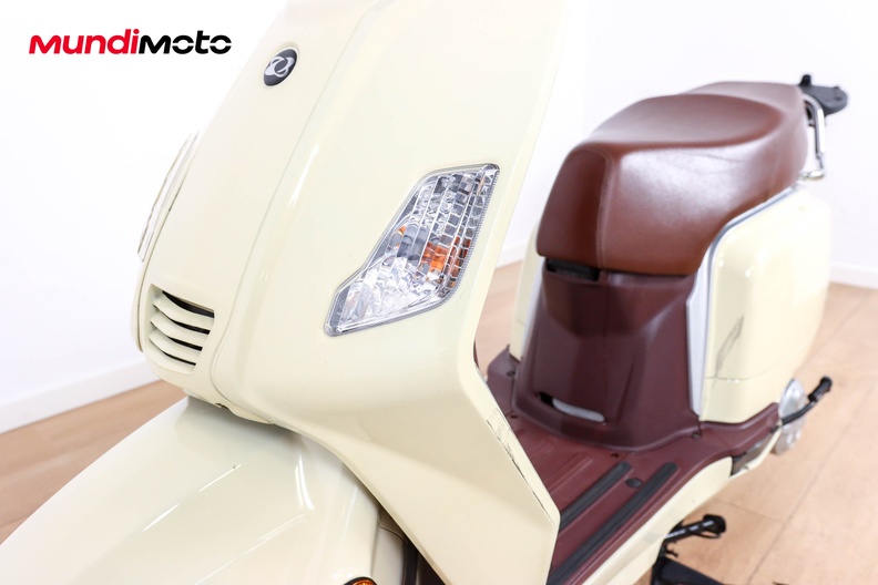 Motorbike image 9