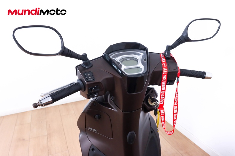 Motorbike image 10