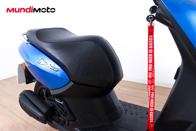 Motorbike image 13