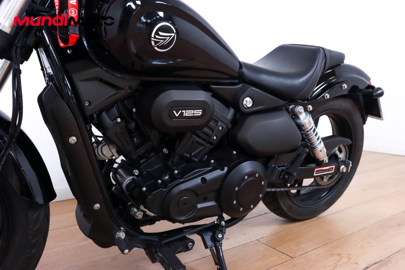 Motorbike image 8