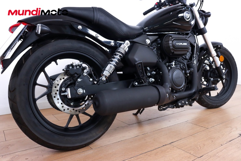 Motorbike image 3