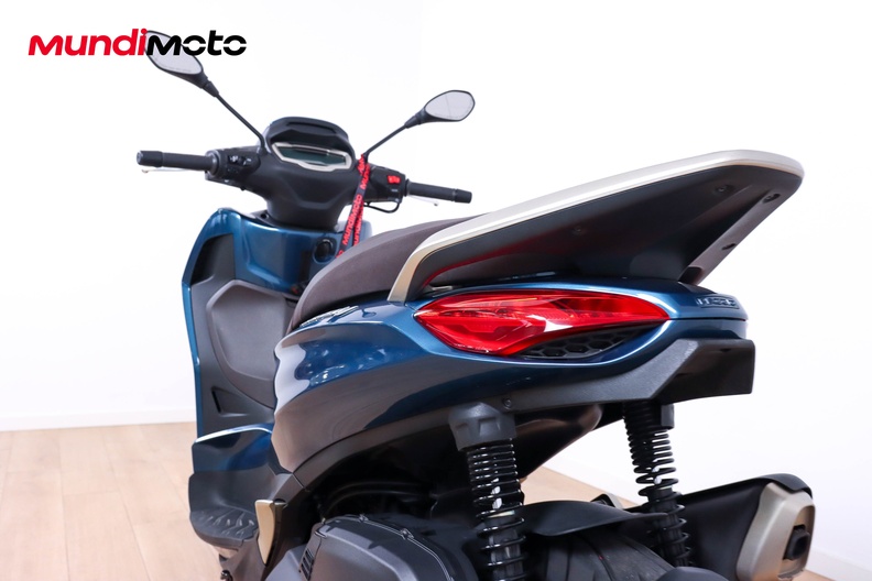 Motorbike image 8