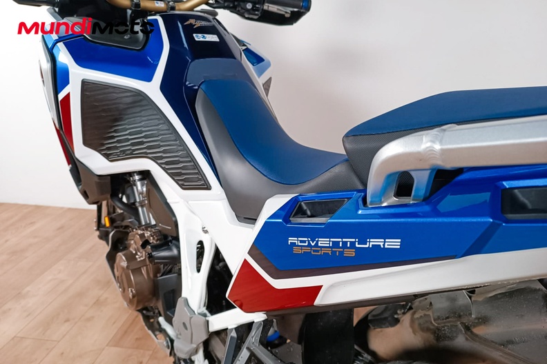 Motorbike image 8