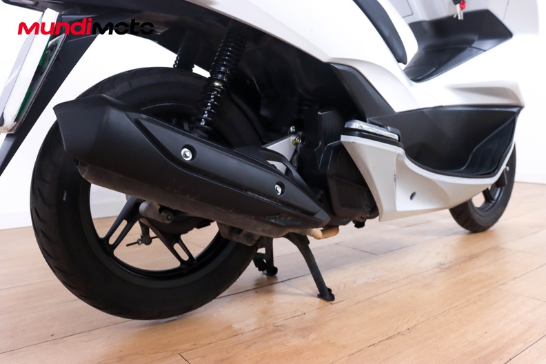 Motorbike image 3