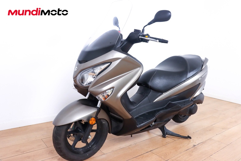 Motorbike image 7