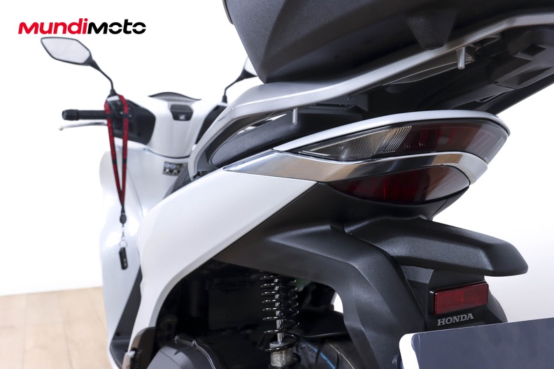 Motorbike image 9