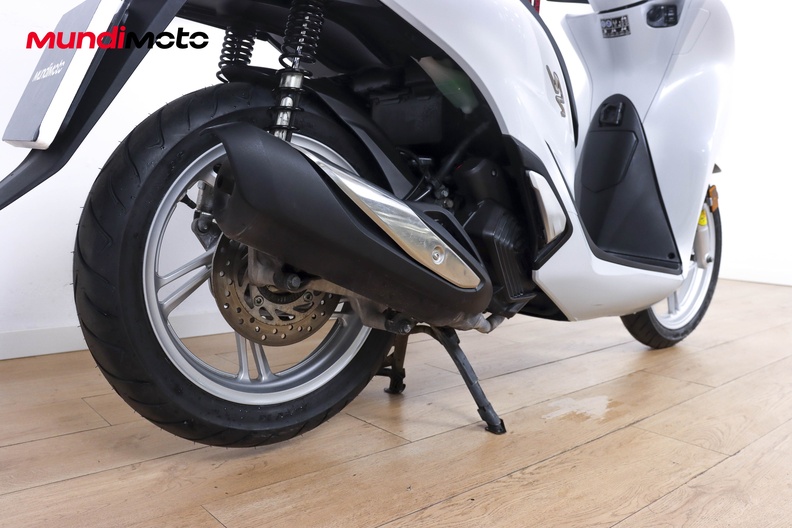 Motorbike image 3