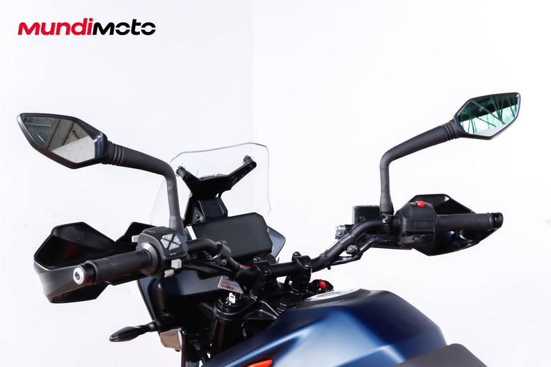 Motorbike image 10
