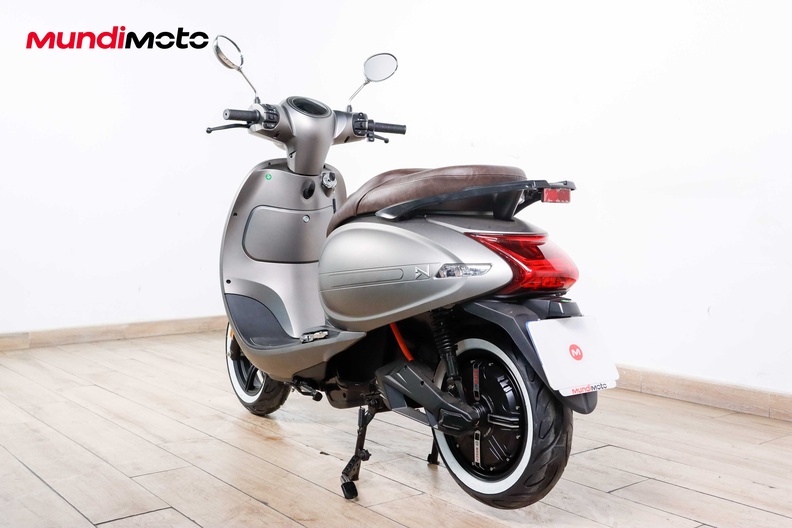 Motorbike image 7