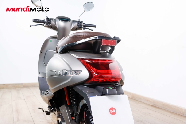 Motorbike image 8