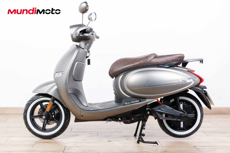 Motorbike image 5