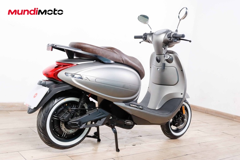Motorbike image 2