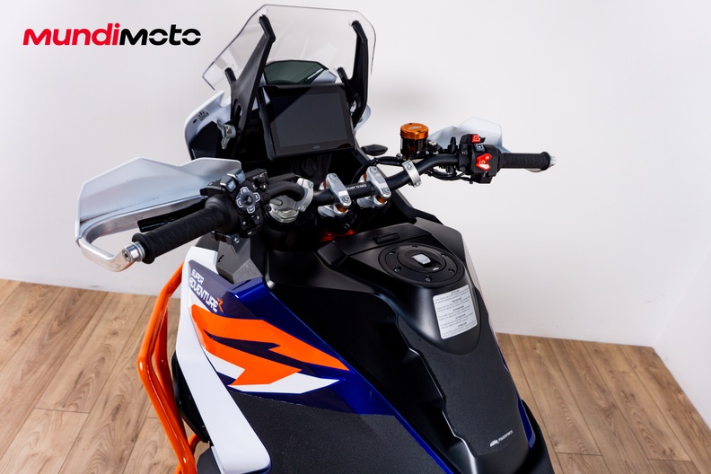 Motorbike image 10