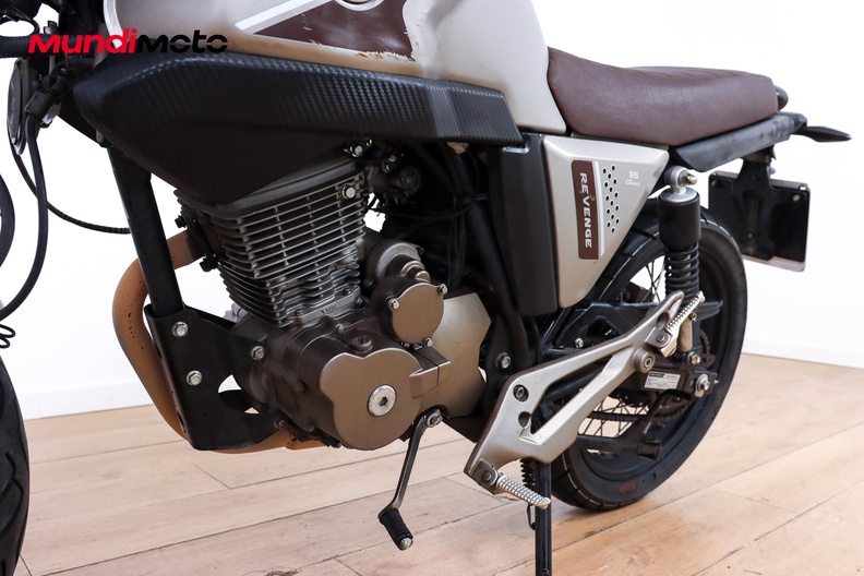 Motorbike image 9