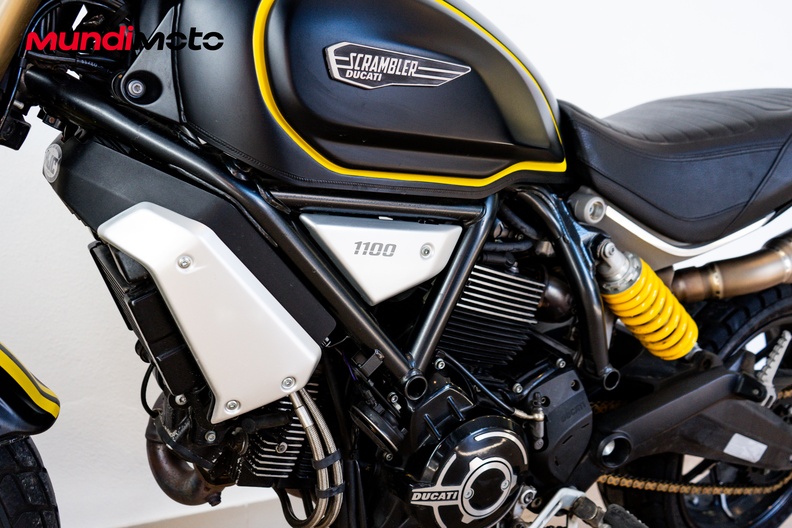 Motorbike image 9
