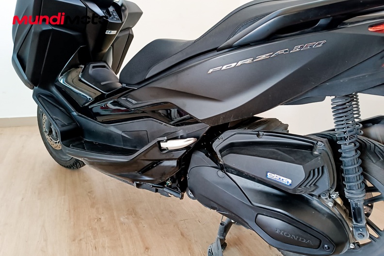 Motorbike image 8