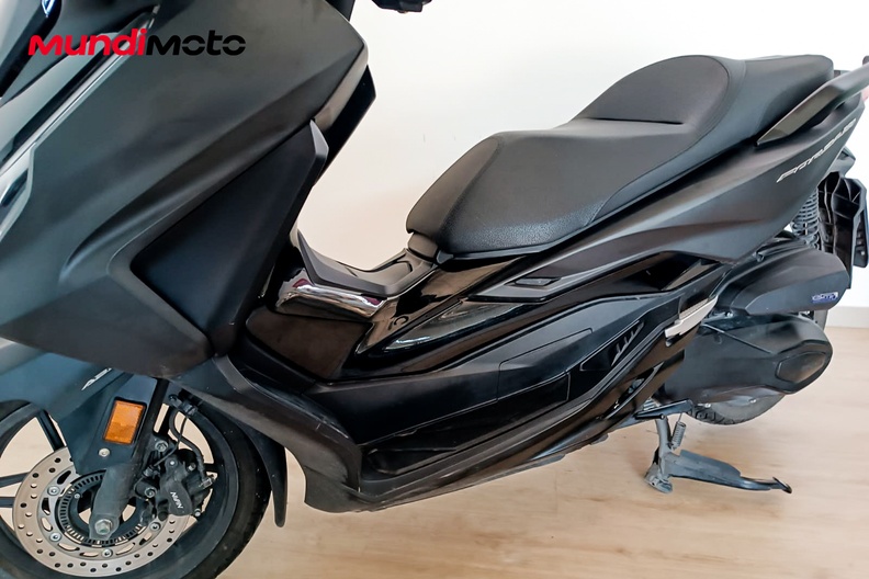 Motorbike image 9