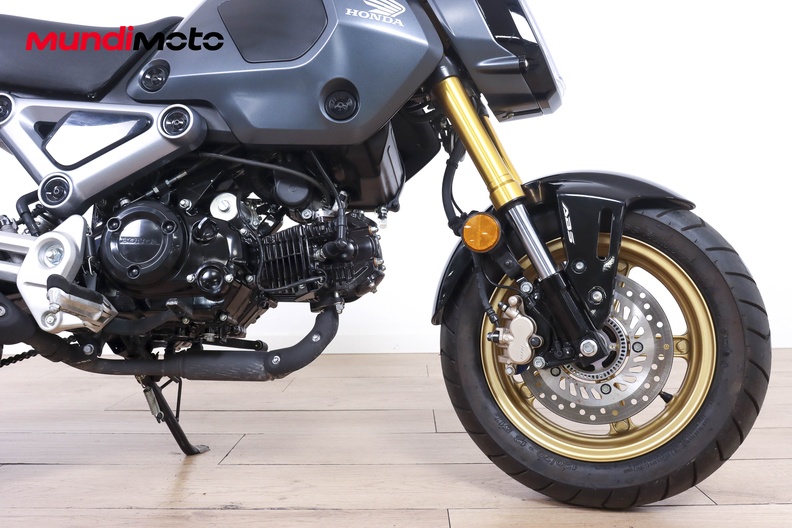 Motorbike image 13