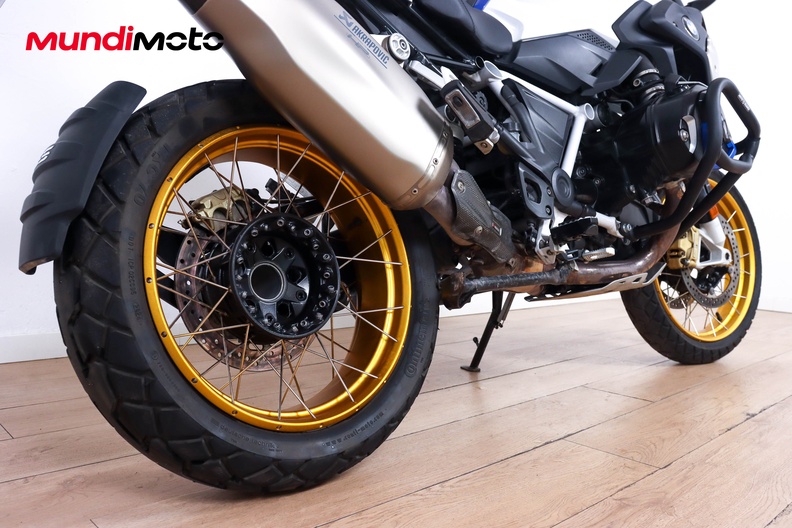 Motorbike image 3