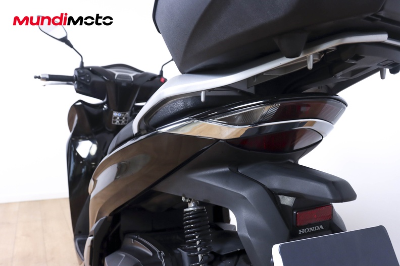 Motorbike image 9