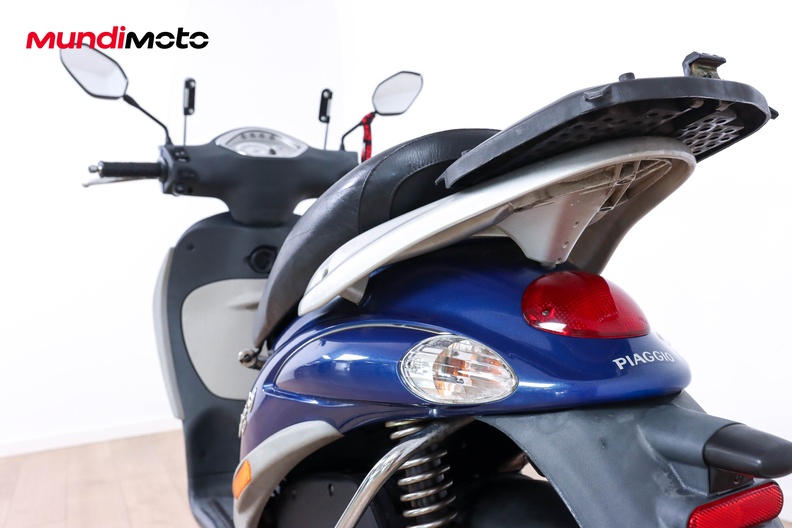 Motorbike image 8