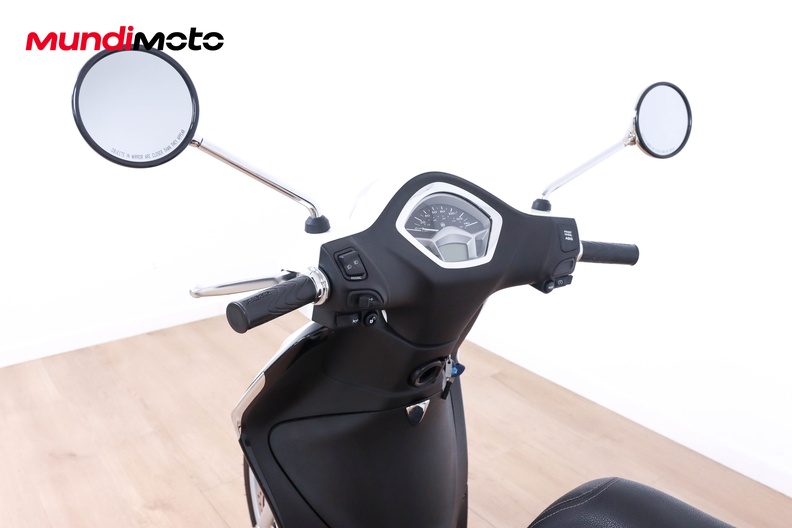 Motorbike image 10