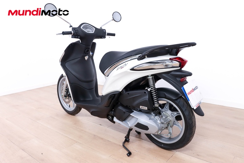Motorbike image 6