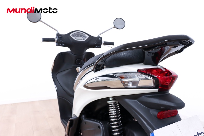 Motorbike image 9